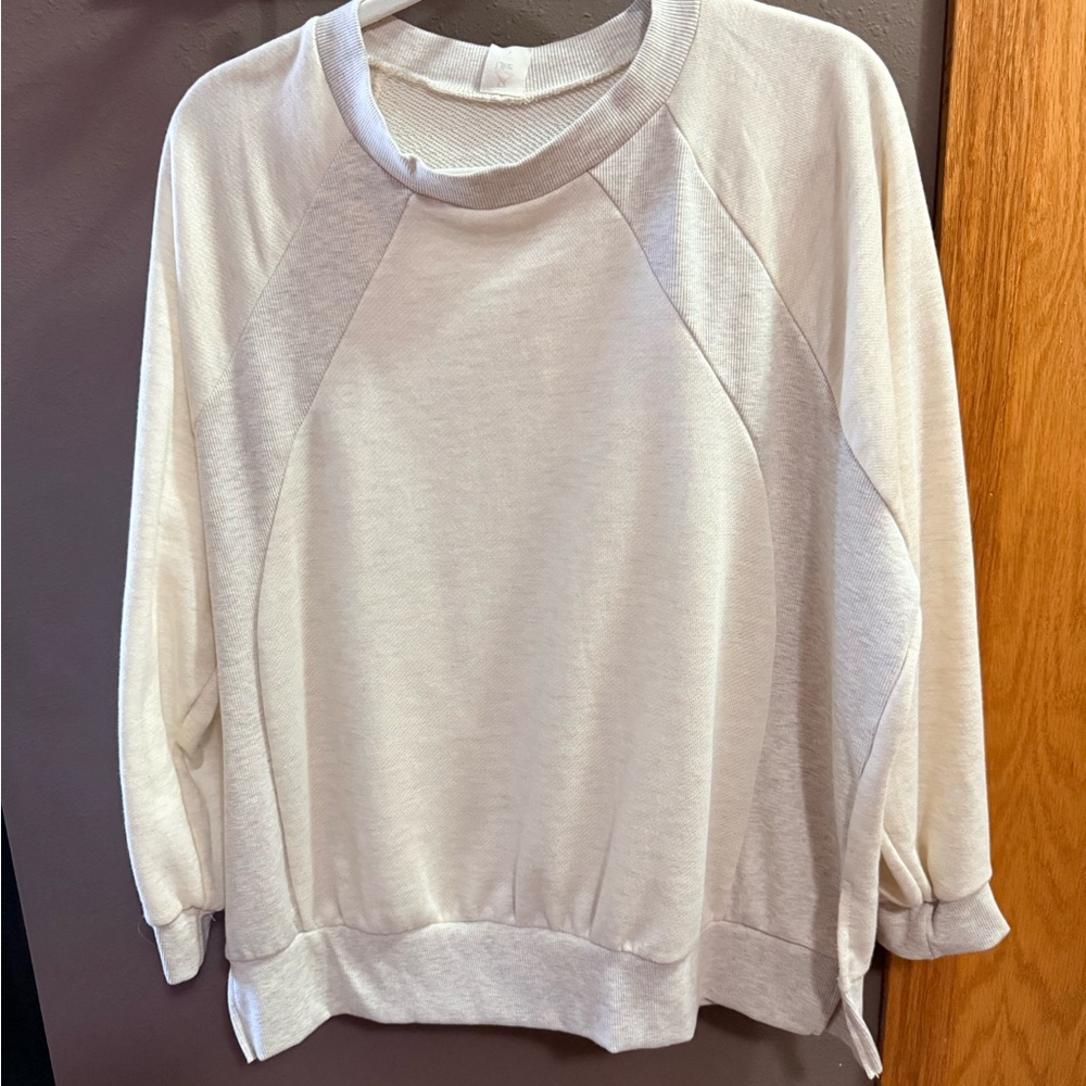 Women's Gray Sweatshirt